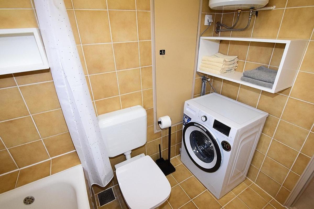 Sole Pula Apartman-Near Beach Bagian luar foto