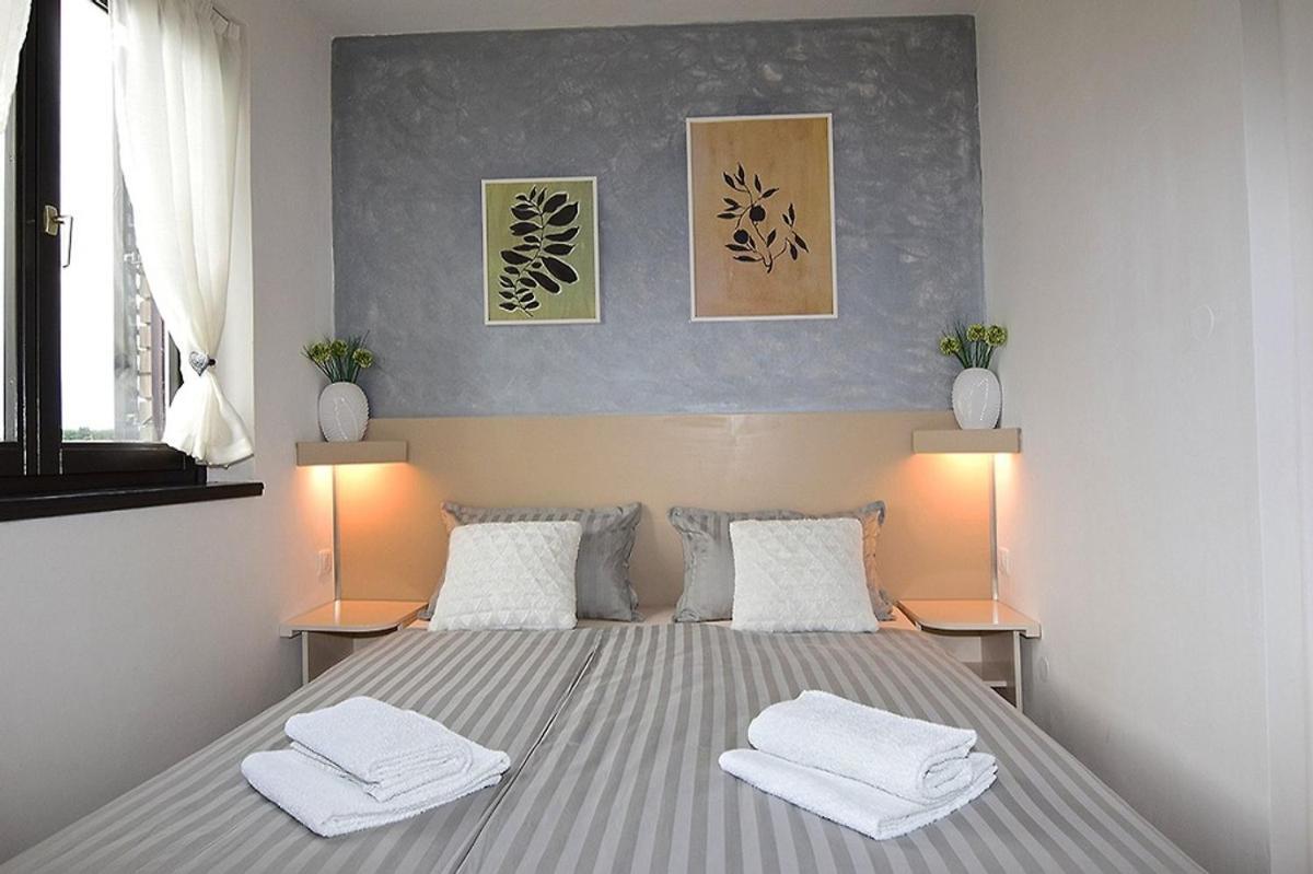Sole Pula Apartman-Near Beach Bagian luar foto